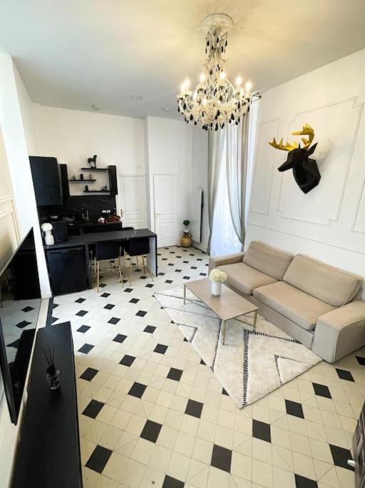 Romantique Jacuzzi, Au Chateau A 30 Min De Paris Lejlighed Limay Eksteriør billede