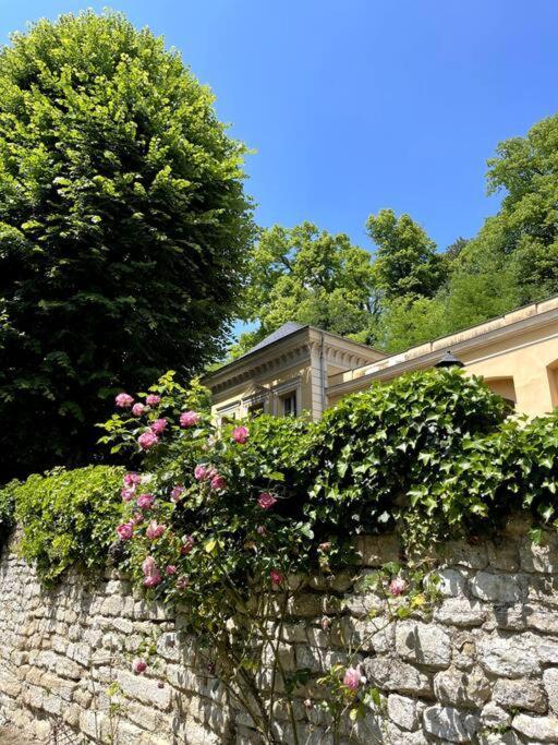 Romantique Jacuzzi, Au Chateau A 30 Min De Paris Lejlighed Limay Eksteriør billede